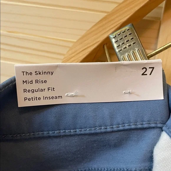 NWT LOFT Women's Straight Leg Blue Jeans - Picture 9 of 9